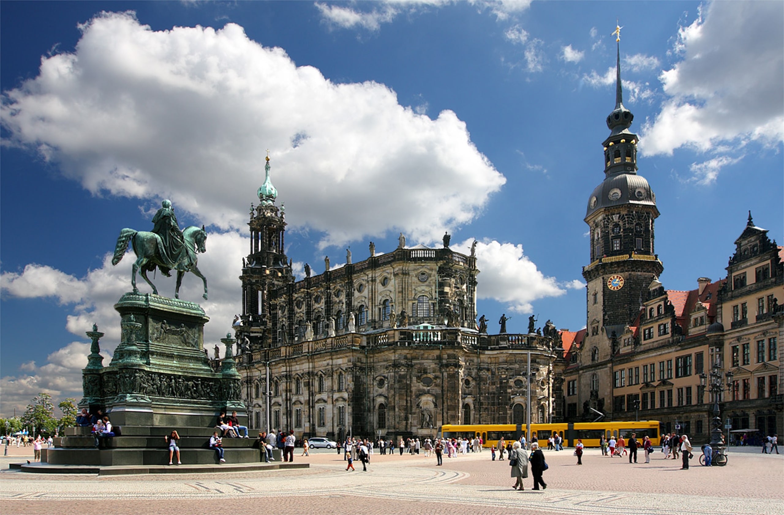 Theaterplatz, Dresden, Germany скачать