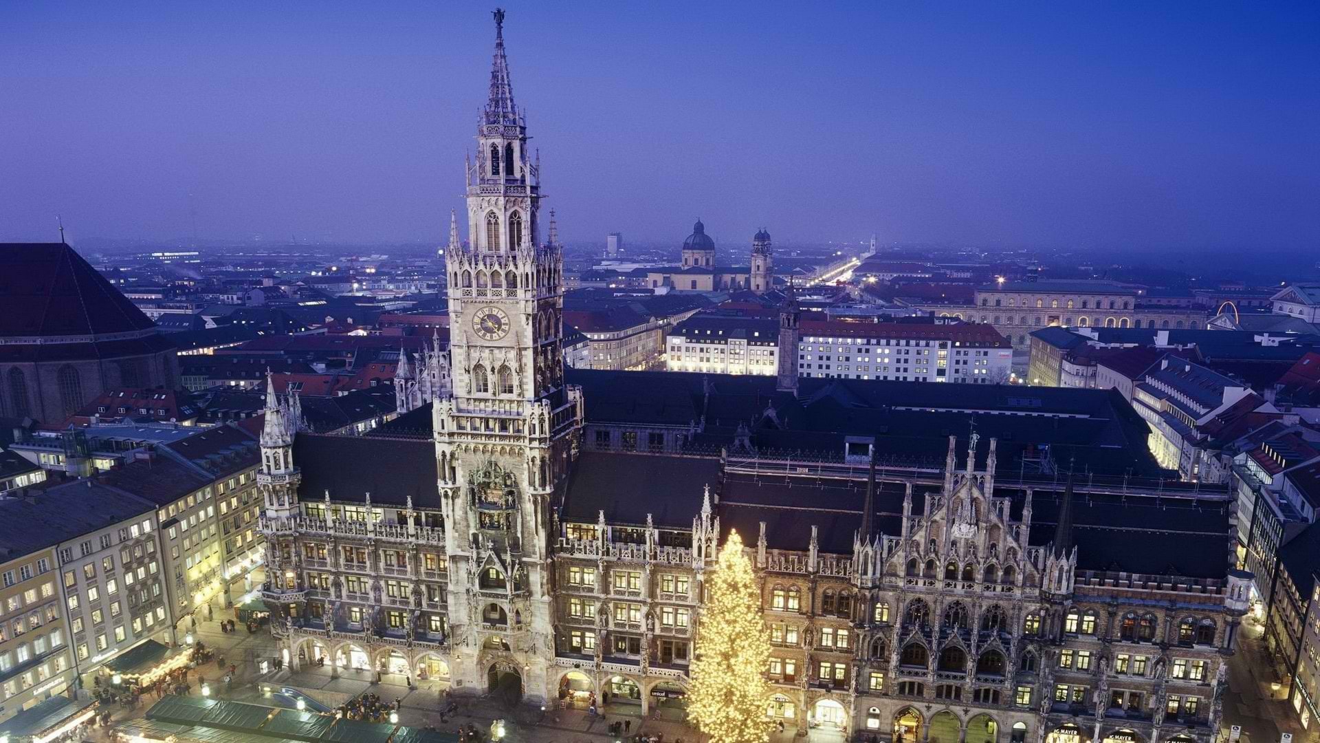 Heiliggeistkirche and Old Town Hall, Munich, Germany без смс